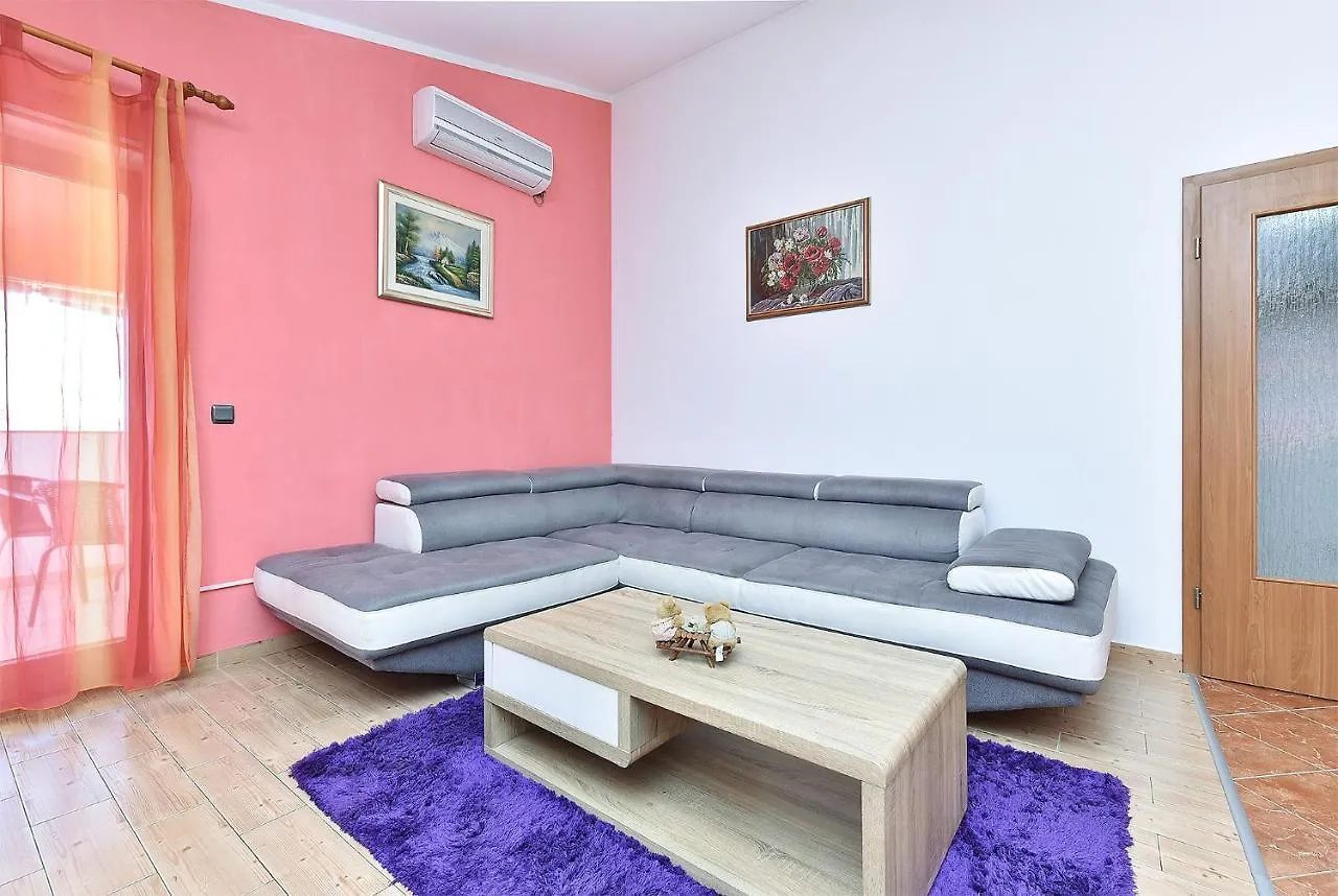 Villa House Galizana 1962 0*,