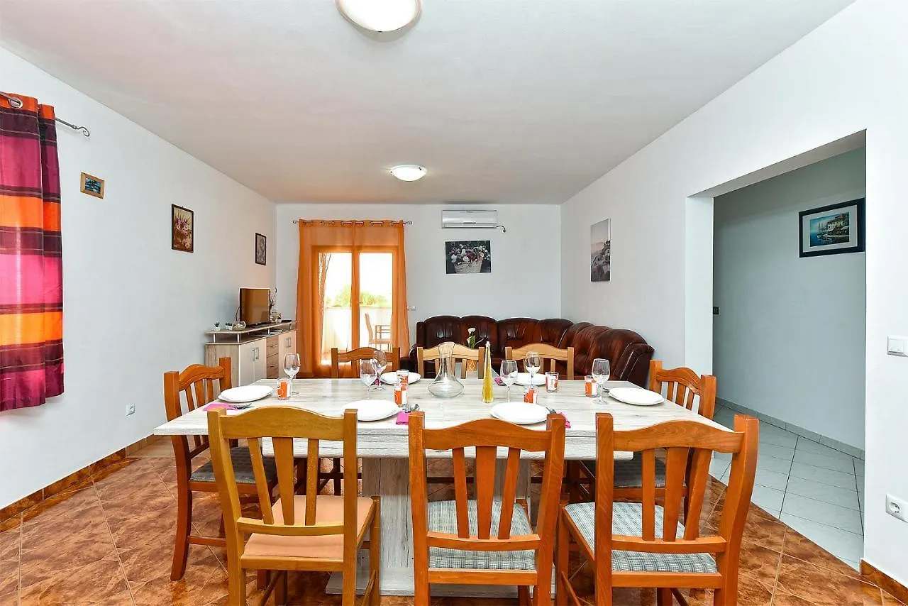 House Galizana 1962 Βίλα 0*,  Κροατία