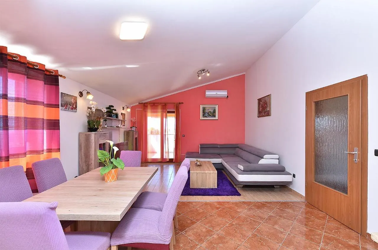 Villa House Galizana 1962 0*,
