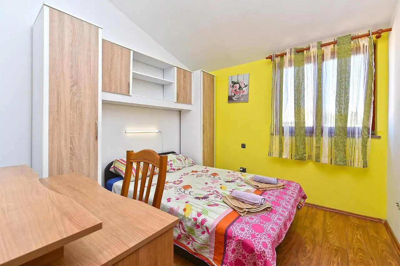 House Galizana 1962 Βίλα